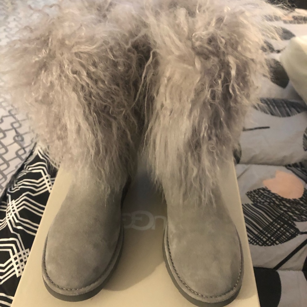 COPY - LIDA UGGS (Rare)